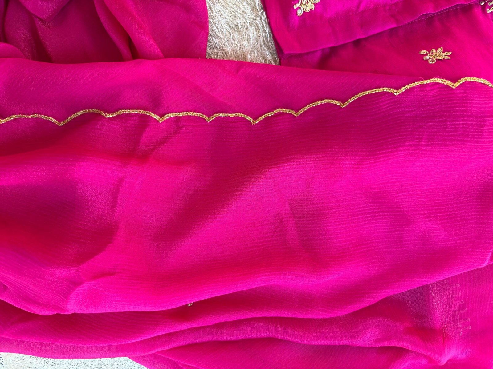 Pink chiffon silk saree with hand Embroidered blouse/hand embroidered saree with ready blouse|simple sarees |hot pink embroidery silk saree