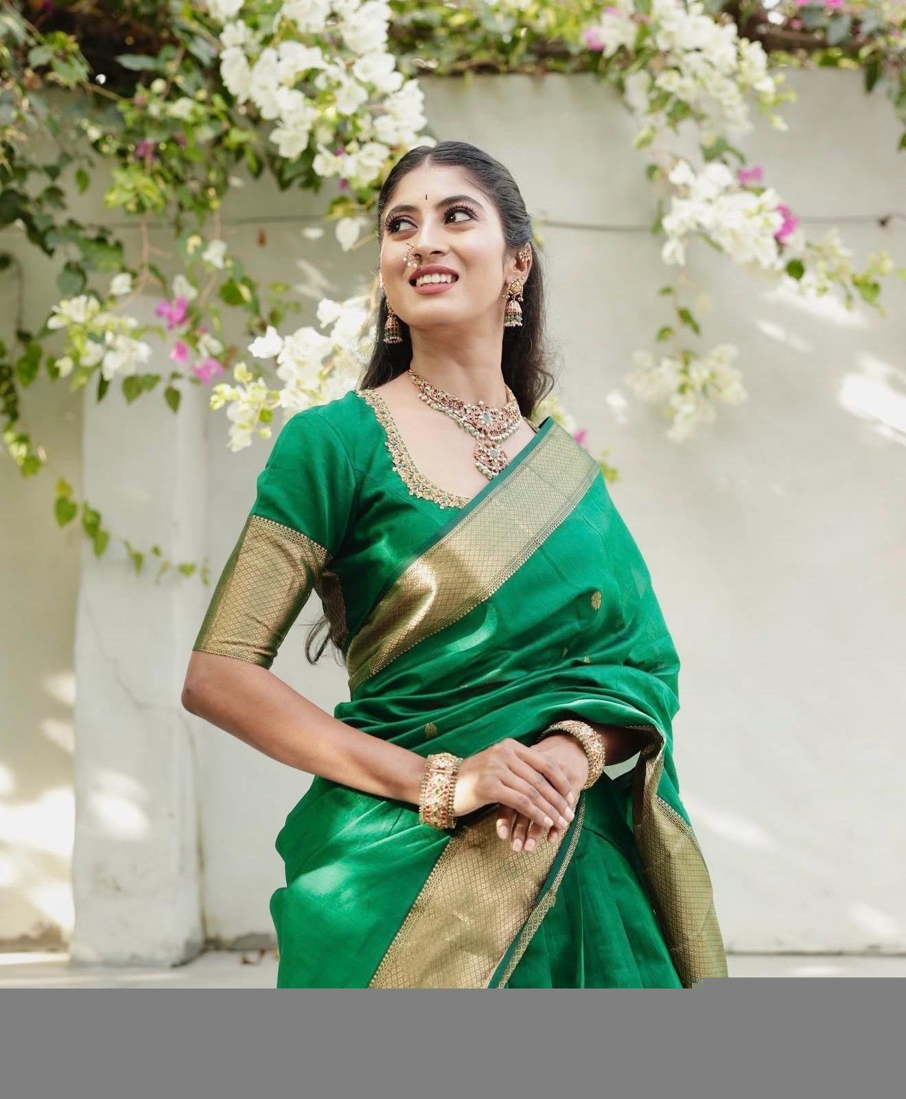 Women’s lehenga Set/green traditionalcrop top lehenga / Indian crop top skirt USA/pure handlooom lehenga choli/green half saree with dupatta