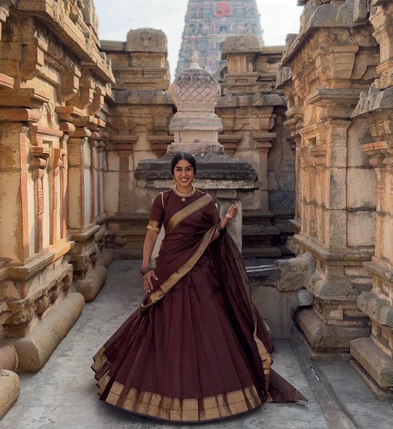 Women’s lehenga Set/brown traditional crop top lehenga / Indian crop top skirt USA/handloom lehenga choli/vintage half saree with dupatta/