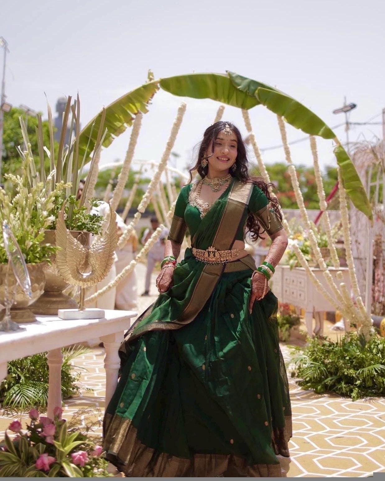 Women’s lehenga Set/green traditionalcrop top lehenga / Indian crop top skirt USA/pure handlooom lehenga choli/green half saree with dupatta